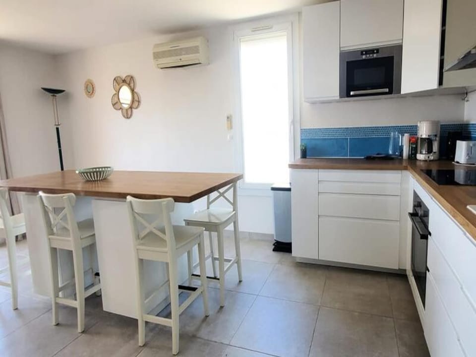 Apartments for 6 People Hotel in Saint-Raphael
