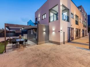Scenic Kastel Luksic Apartments - Three Bedroom Apartment Hotel in Šibenik-Knin County, Croatia