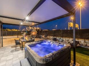 Scenic Kastel Luksic Apartments - Three Bedroom Apartment Hotel in Šibenik-Knin County, Croatia