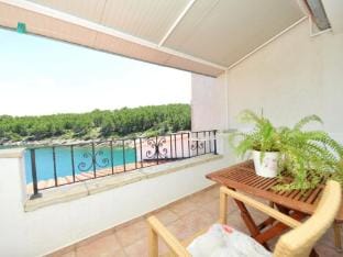 Name Bay House Rosohotnica - One Bedroom Apartment Hotel in Vrboska