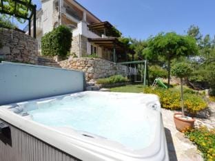 Name Bay House Rosohotnica - One Bedroom Apartment Hotel in Vrboska