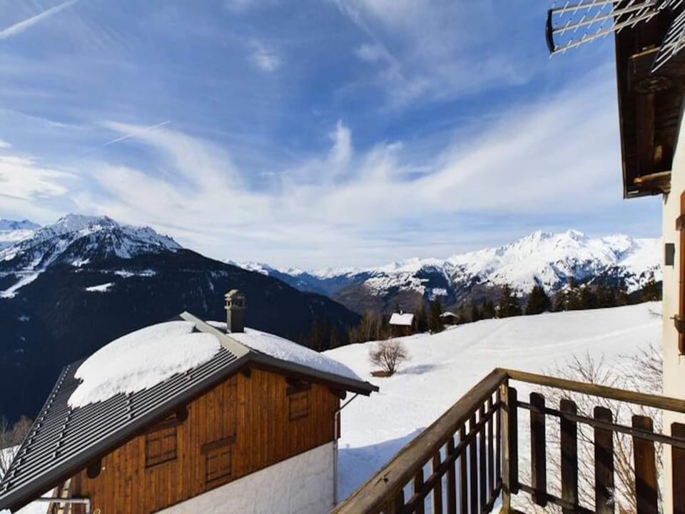 Chalets for 6 People Hotel in Montvalezan