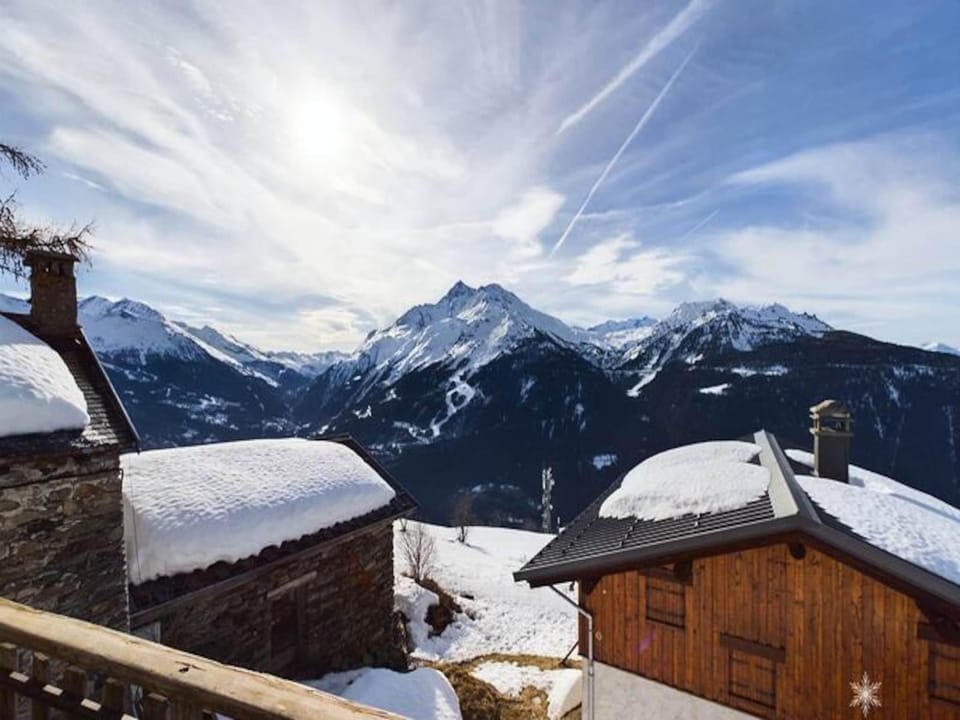 Chalets for 6 People Hotel in Montvalezan