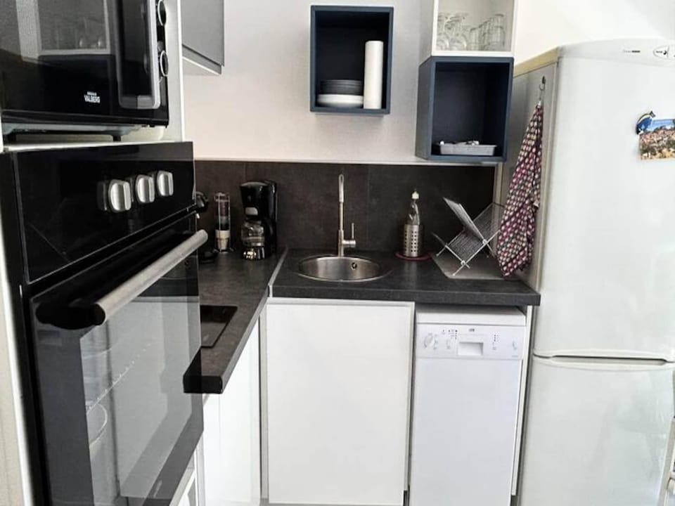 Studio for 3 People Hotel in Bormes-les-Mimosas