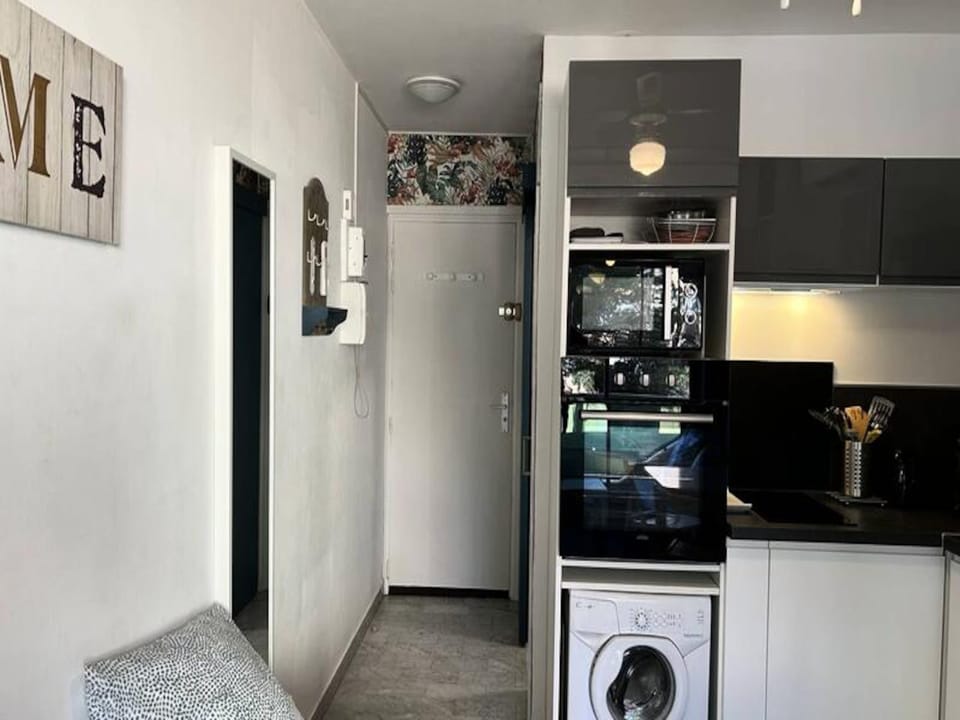 Studio for 3 People Hotel in Bormes-les-Mimosas