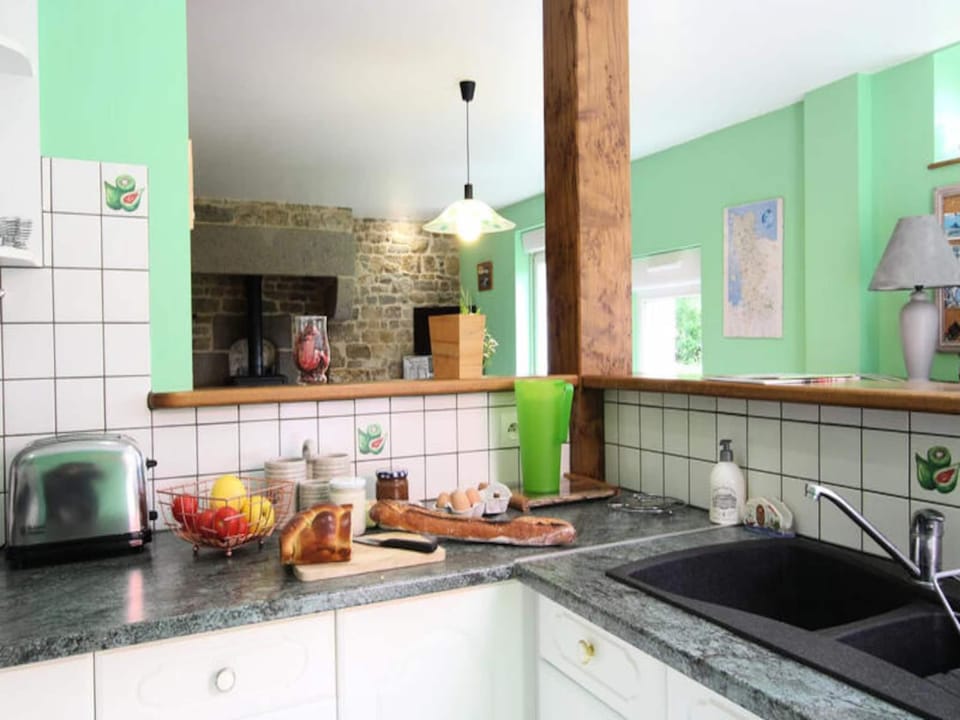 House 4 People Hotel in Brittany