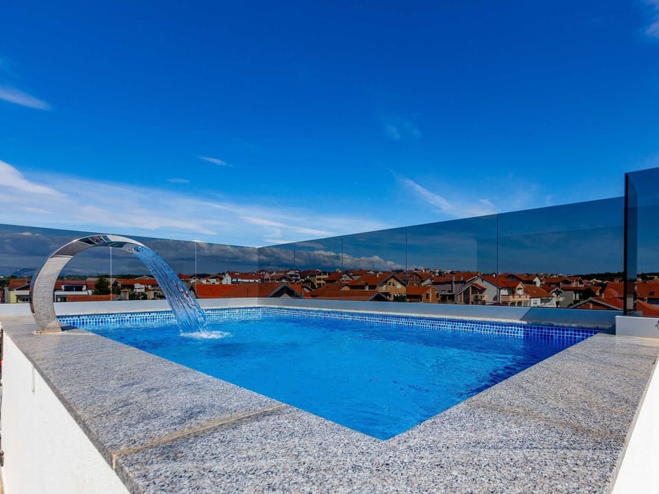 Comfort Three Bedroom Apartment with Balcony owner 3 Hotel in Zadar