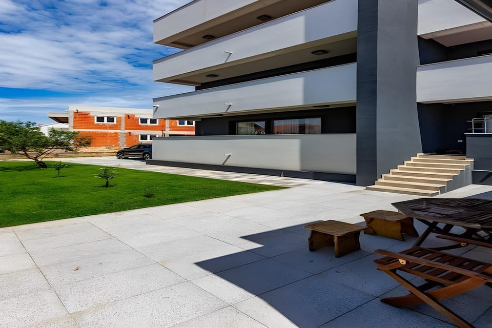 Comfort Three Bedroom Apartment with Balcony owner 3 Hotel in Zadar
