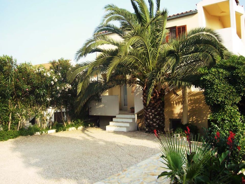 Apartments Antonio - Two Bedroom Apartment with Terrace Apartment B Hotel in Dubrovnik-Neretva County