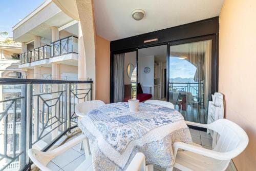 Charming flat with sea view - 1BR - 2P - Cannes Hotel in Cannes