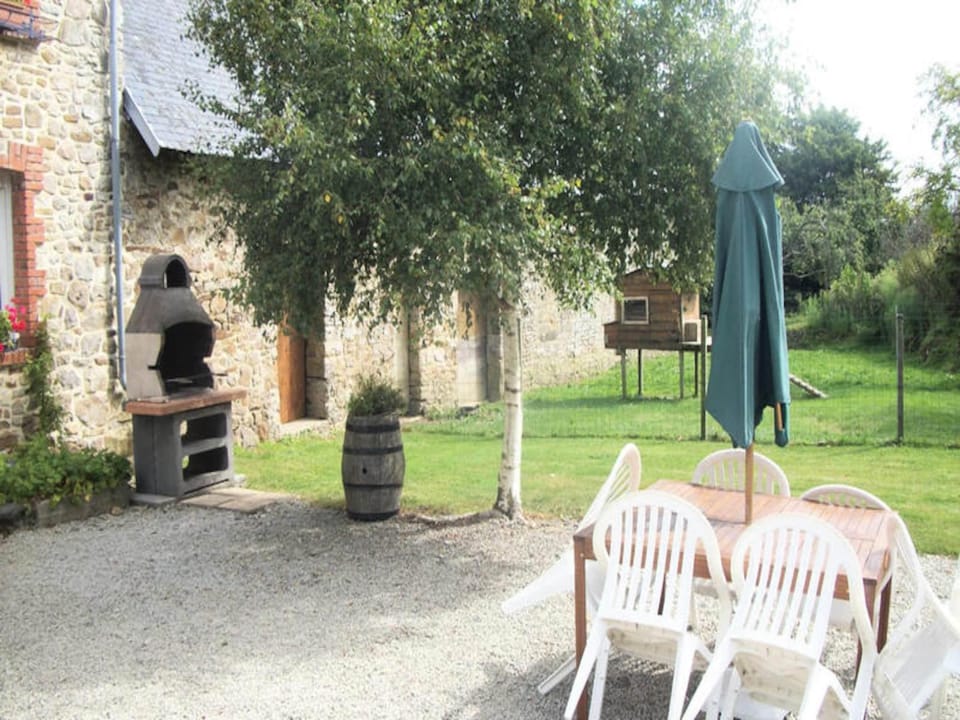 House 6 People Hotel in Normandy