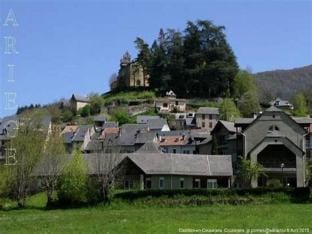 Cocoon with garden and mountain view Hotel in Le Monêtier-les-Bains