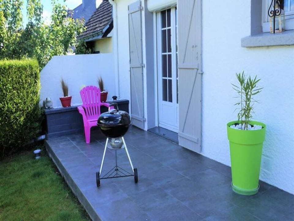 Houses  Villas for 7 People Hotel in Ploemeur