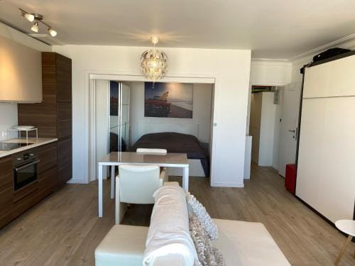 Sea-view apartment in Nieuwpoort Hotel in Koksijde