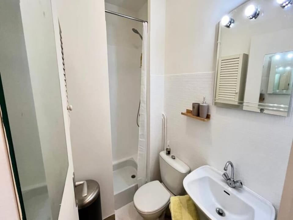 Apartments for 2 People Hotel in Paris