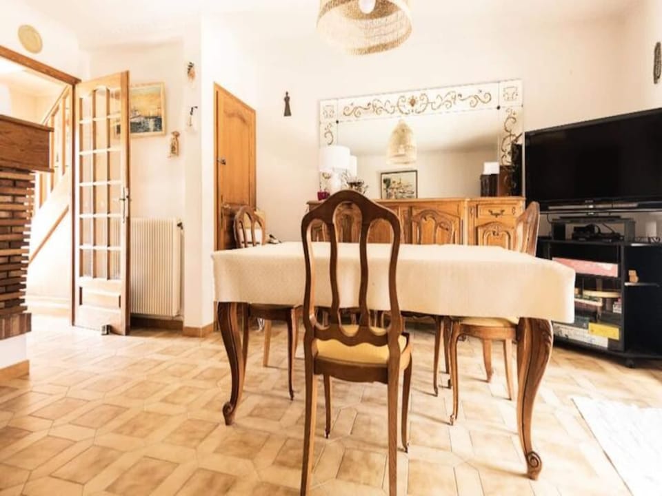 Houses  Villas for 6 People Hotel in Le Grau-du-Roi