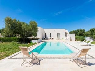 Villa Aura dOlivo  UTNZ Hotel in Province of Taranto