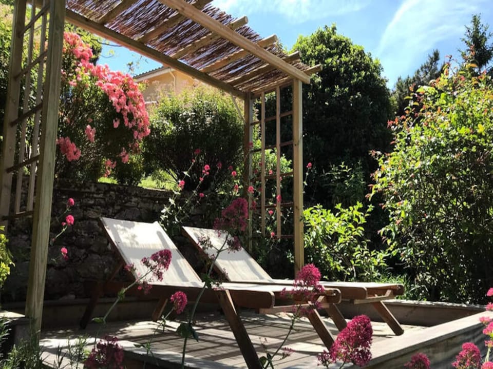 House 2 People Hotel in Auvergne-Rhône-Alpes
