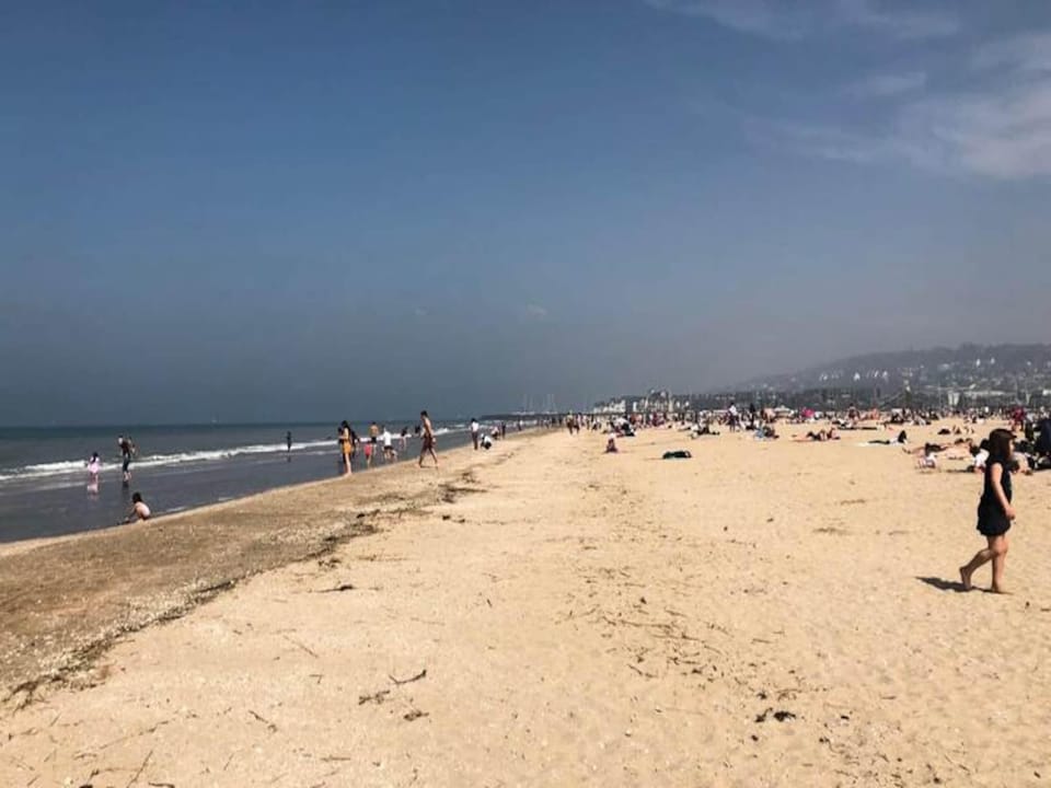 Apartments for 6 People Hotel in Deauville