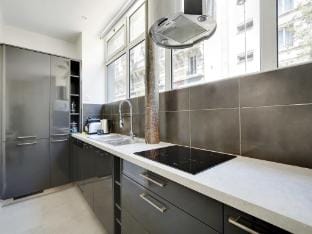 Authentic Loft - 2BR8P - Oberkampf Hotel in Paris