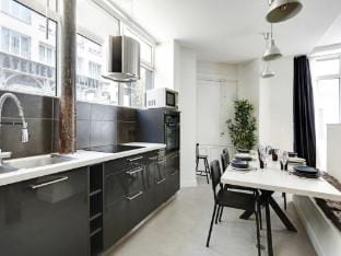 Authentic Loft - 2BR8P - Oberkampf Hotel in Paris
