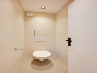 Charming Apt with AC  balcony Hotel in Suresnes