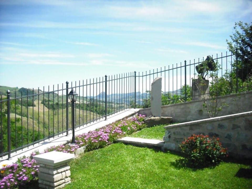 Apartment in Petrella Guidi with Garden Views Hotel in Emilia-Romagna