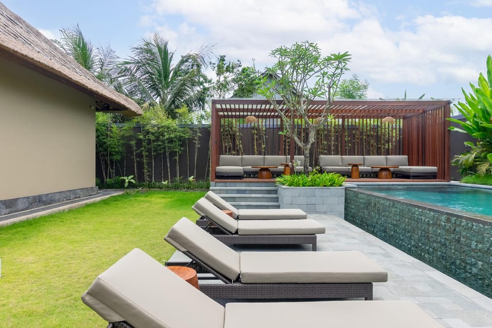 Medewi Surf Villa Luxury Hotel in Pekutatan