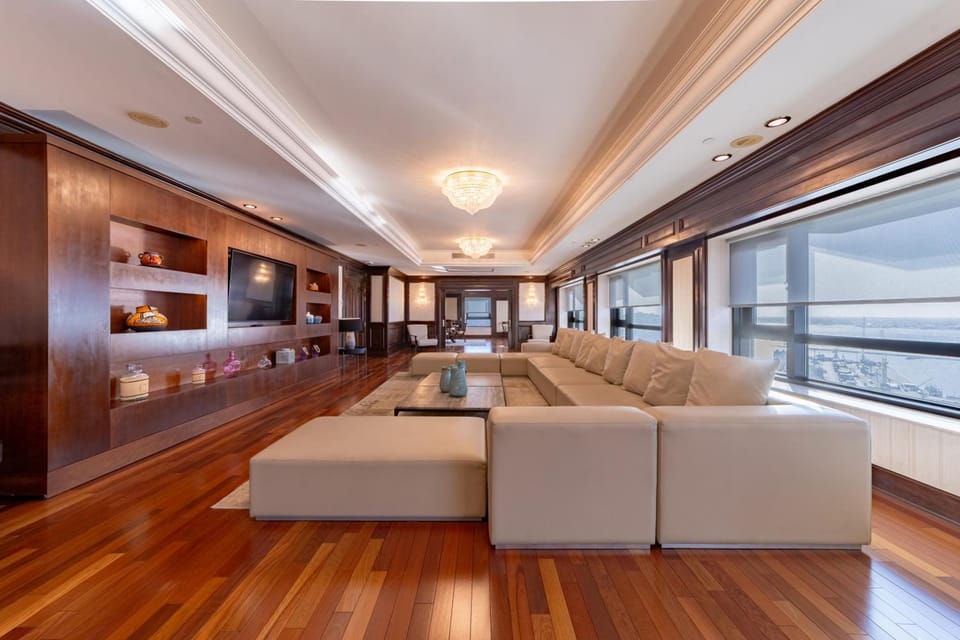 Radisson Montevideo Victoria Plaza Hotel Hotel in Montevideo Department, Uruguay