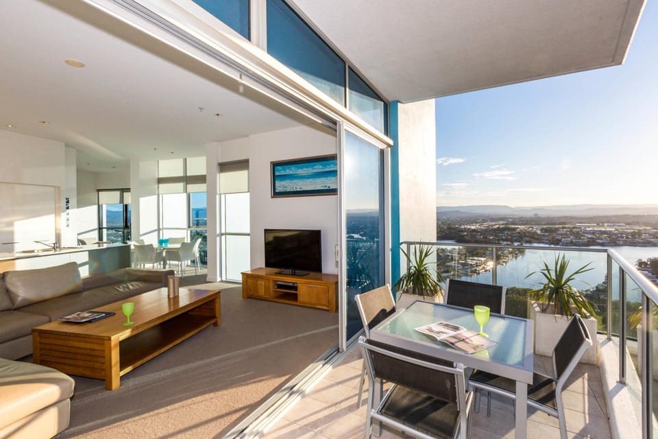 Artique Surfers Paradise Resort Apartment hotel in Surfers Paradise
