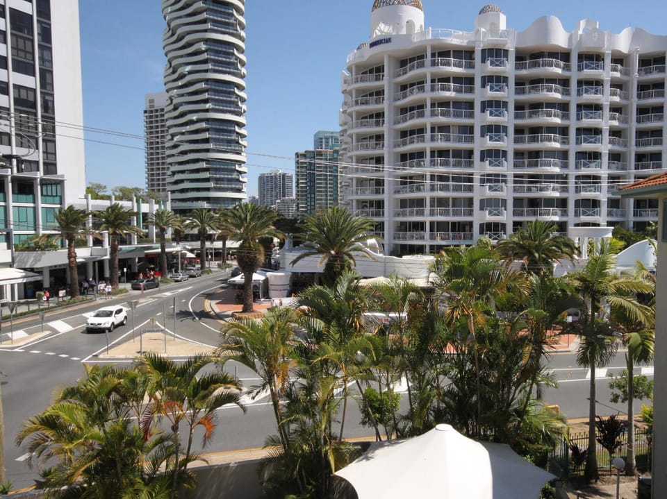 Aruba Beach Resort Apartment hotel in Gold Coast