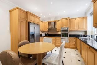 Luxury 3BR Mayfair Apartment Near Green Park Hotel in City of Westminster
