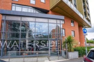 Modern 1BR | Leeds City Centre | Balcony Views Hotel in Leeds
