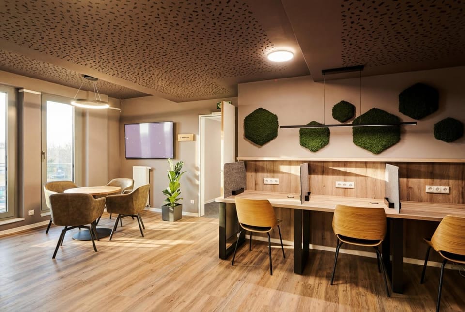 Shared lounge/TV area