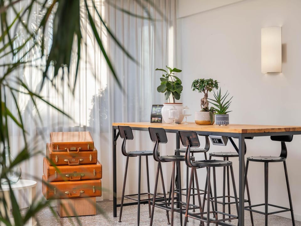 Bar/lounge