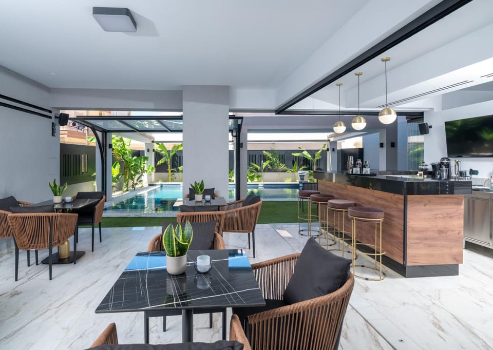 Captain Napoleon Paterakis CNP Luxurious Suites Hotel in Heraklion