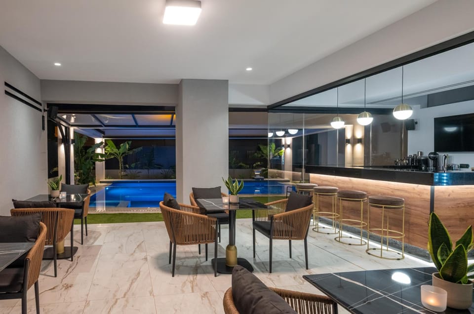 Captain Napoleon Paterakis CNP Luxurious Suites Hotel in Heraklion