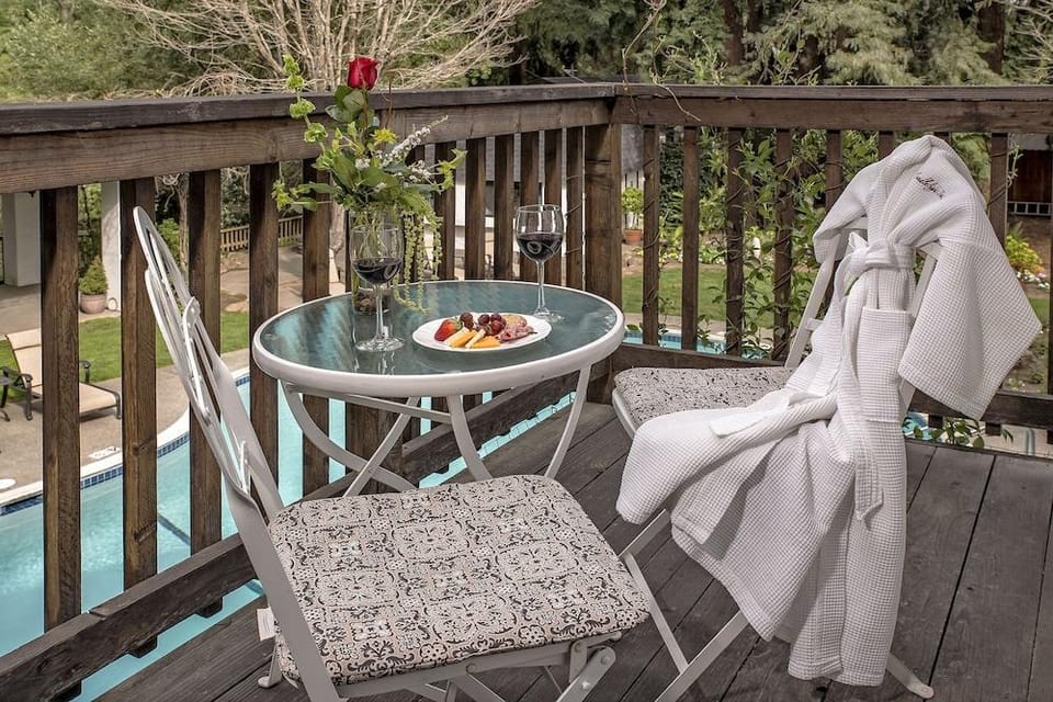 Candlelight Inn Hotel in Napa Valley