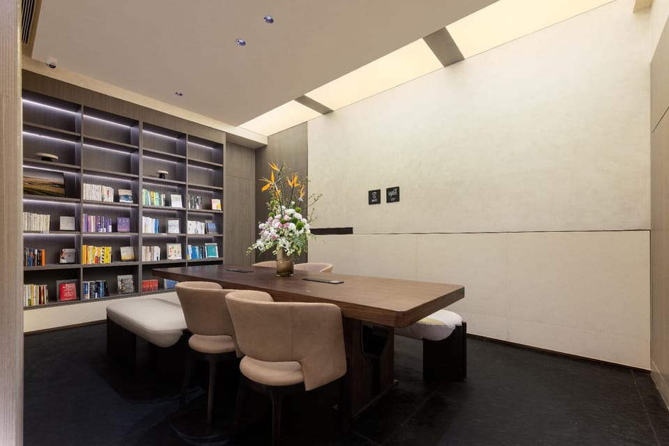 Hangzhou West Lake Lakeside Longxiangqiao Subway Station Atour Hotel Hotel in Hangzhou