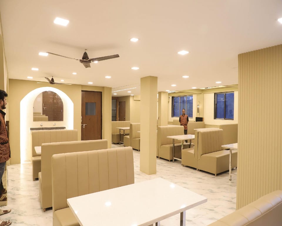 Hotel Devanshri Rooms & Restaurant Hotel in Maharashtra