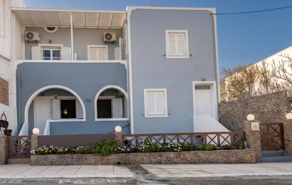 Aegean Nest Beach Studios - Adults only Apartment hotel in Santorini