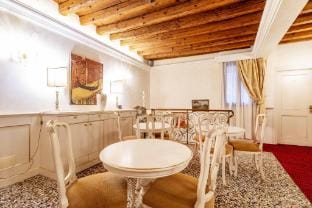 Ca' di Malta Room 2 by Wonderful Italy Hotel in Venice