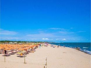 Modern flat just 150 mt from the sea Hotel in Rosolina Mare