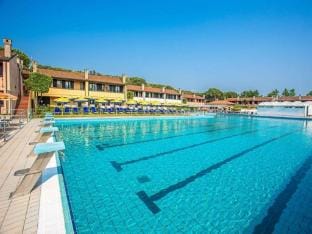 Bright apartment with pool near the sea Hotel in Rosolina Mare