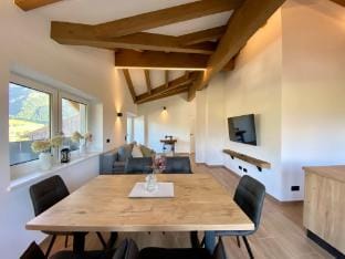 Attic Apartment near Kitzsteinhorn Ski Area Hotel in Salzburgerland