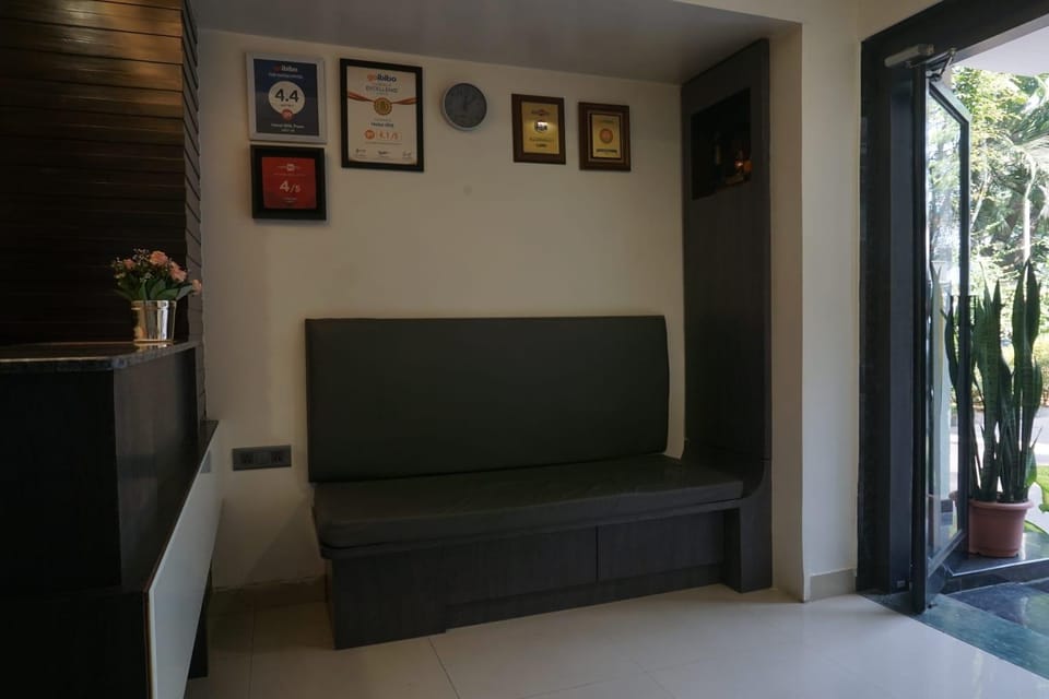 Hotel Iris  Hotel in Pune