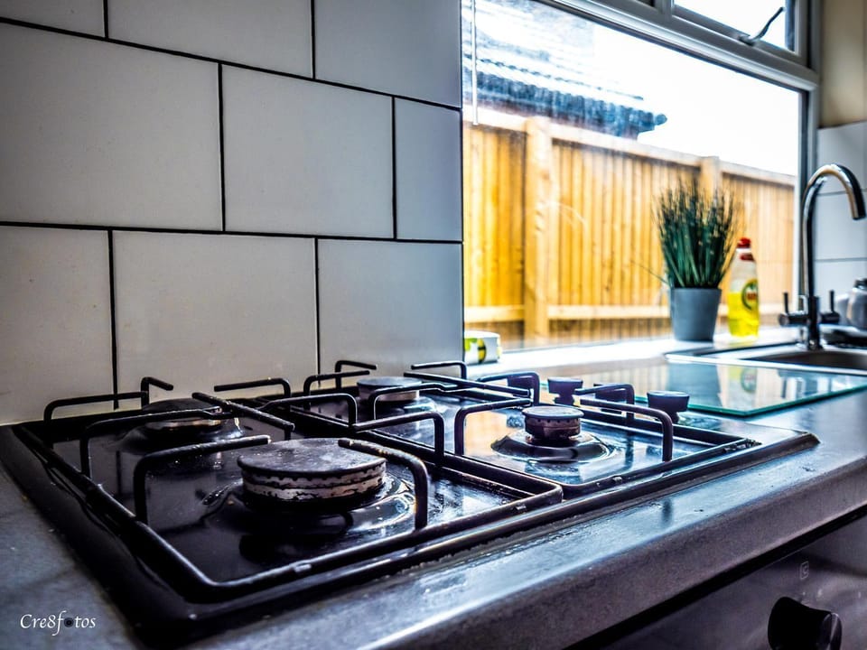 Ensuite4 Woodhouse private bath 2kitchen Hotel in Stoke-on-Trent