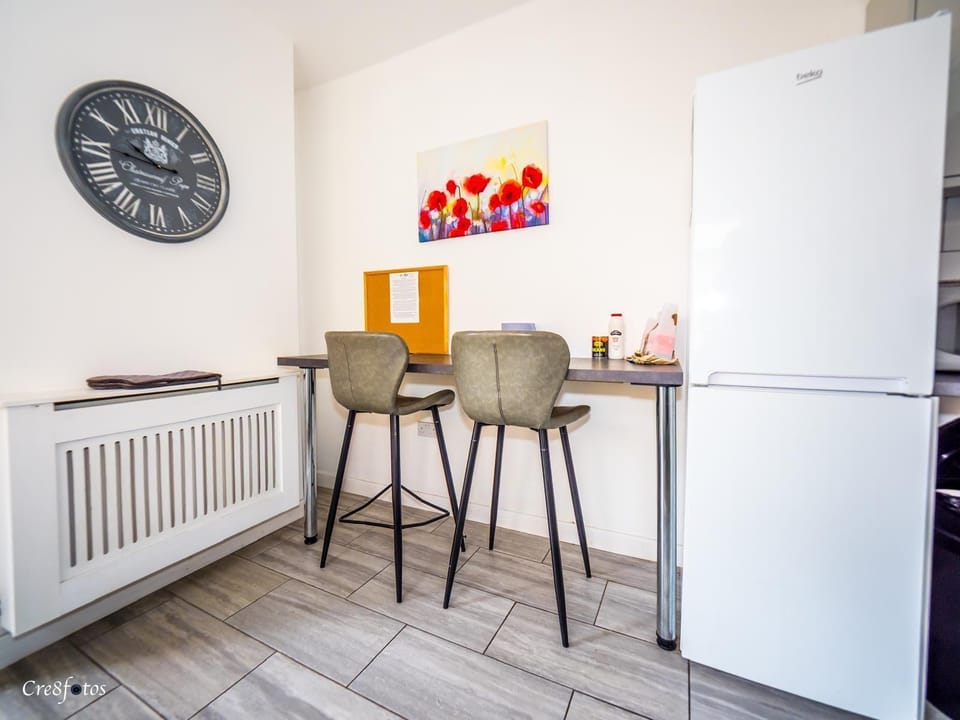 Ensuite5 Woodhouse private bath 2kitchen Hotel in Stoke-on-Trent