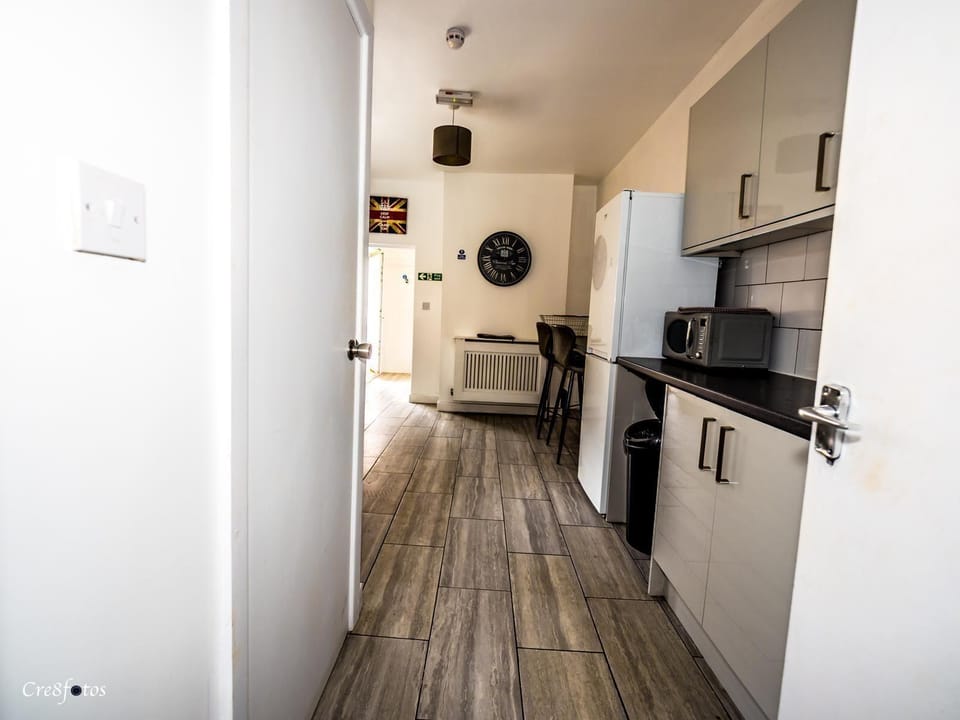 Ensuite5 Woodhouse private bath 2kitchen Hotel in Stoke-on-Trent