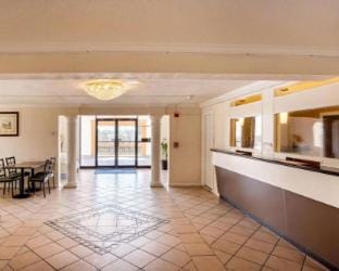 Sunrise Inn & Suites Hotel in Viavant-Venetian Isles